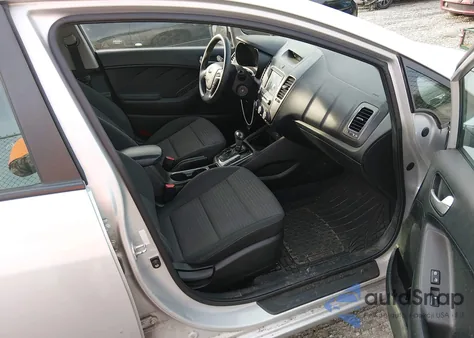 2018 Kia Forte Lx z USA, uszkodzony, nr VIN 3KPFL4A72JE212637